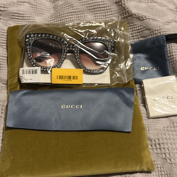 Gucci Sunglasses - Picture 2 of 5